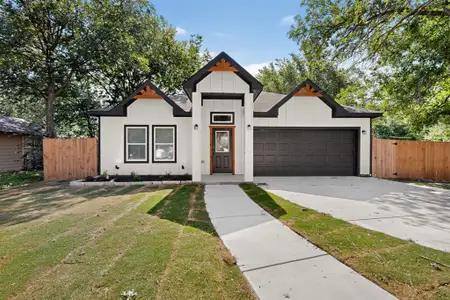 New construction Single-Family house 724 N Clements St, Gainesville, TX 76240 - image