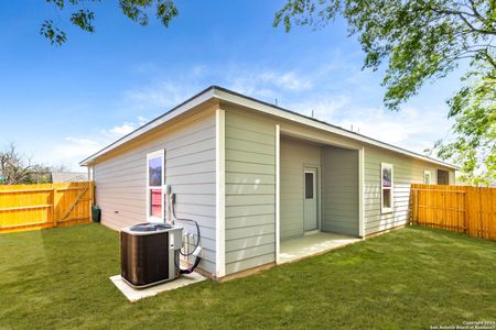 New construction Multi-Family house 509-511 Hudson St, Seguin, TX 78155 - image 20