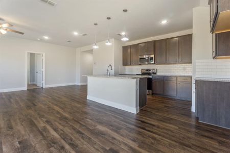 New construction Single-Family house 112 Jay St, Hillsboro, TX 76645 - image 5