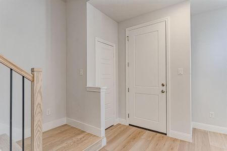 New construction Townhouse house 405 Athenia Dr, Fort Worth, TX 76114 - image 19