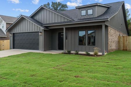 New construction Single-Family house 16410 Crossing Cir, Lindale, TX 75771 - image