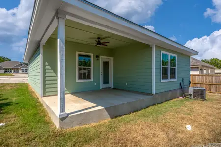 New construction Single-Family house 1734 Blueridge Dr, Canyon Lake, TX 78133 - image