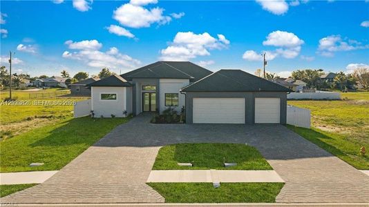 New construction Single-Family house 628 Chiquita Blvd N, Cape Coral, FL 33993 - image