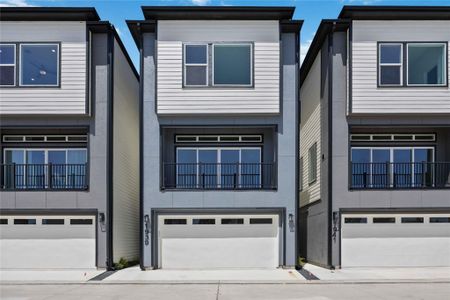 New construction Single-Family house 1941 Knoll Square Dr, Houston, TX 77080 - image