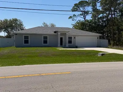 New construction Single-Family house 2490 Se Bayshore Blvd, Port St. Lucie, FL 34984 - image