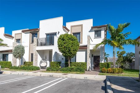 New construction Single-Family house 935 Ne 211Th St, Miami, FL 33179 - photo 0