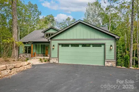 New construction Single-Family house 86 Isuhdavga Ct, Brevard, NC 28712 - image