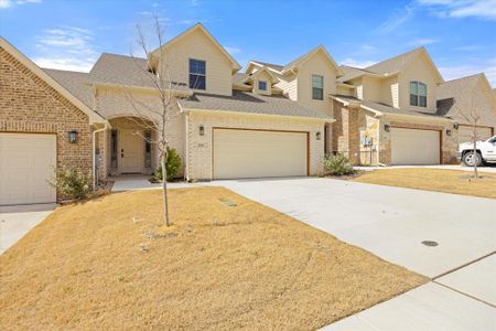 New construction Townhouse house 254 Legacy Blvd, Weatherford, TX 76085 null- photo 1 1