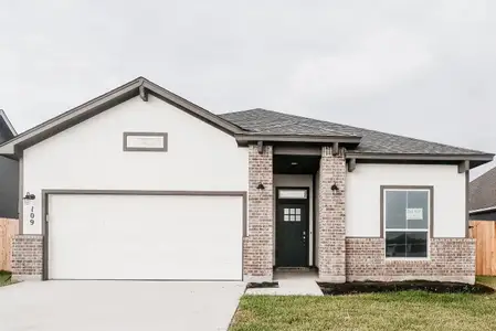 New construction Single-Family house 404 Ball Airport Rd, Victoria, TX 77904 plan Salado - image