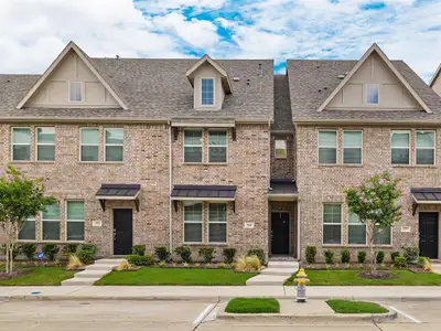 New construction Townhouse house 381 Blackthorne Dr, Plano, TX 75074 - image