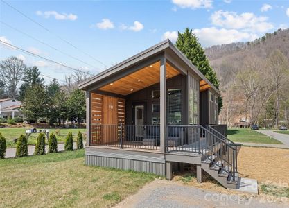 New construction Single-Family house 25 Getaway Ln, Unit 1, Maggie Valley, NC 28751 - image
