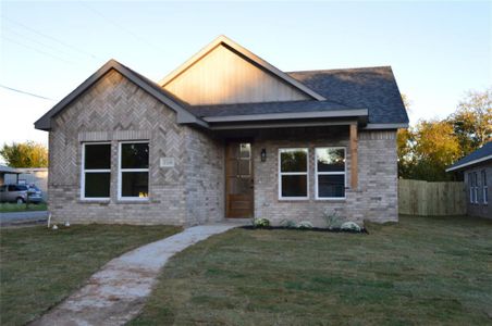 New construction Single-Family house 316 Elmo Street, Cleburne, TX 76031 - photo 0