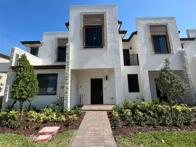New construction Townhouse house 875 Ne 211Th St, Unit 0, Miami, FL 33179 - image