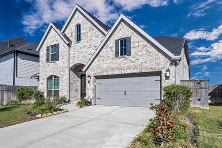 New construction Single-Family house 31202 Crescent Hill Dr, Fulshear, TX 77441 plan Design 3095W - image