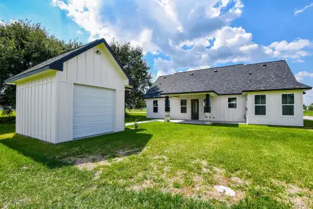 New construction Single-Family house 595 Buckskin Dr, Palacios, TX 77465 - image