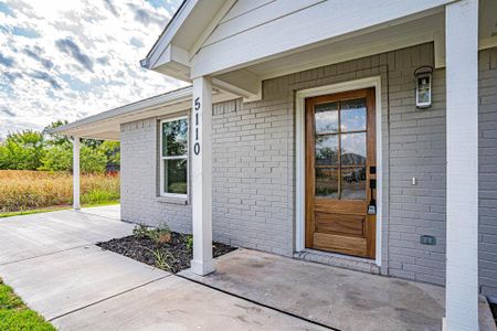 New construction Single-Family house 5110 Uvalde Court, Granbury, TX 76048 - photo 7 7