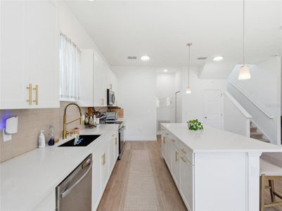 New construction Single-Family house 712 Reflection Lake Dr, Orlando, FL 32807 - image 8