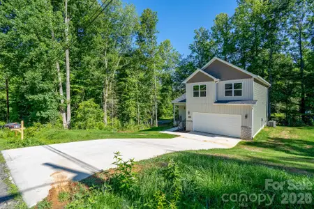 New construction Single-Family house 610 Queens Dr, Dallas, NC 28034 - image