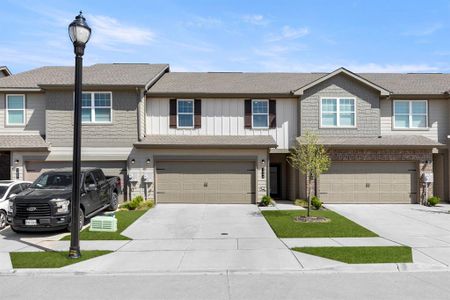 New construction Townhouse house 1444 Lake Alpine Trl, Anna, TX 75409 - image