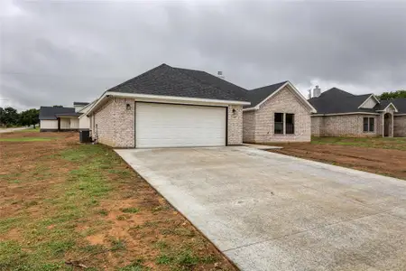 New construction Single-Family house 1607 W College St, Jacksboro, TX 76458 - image