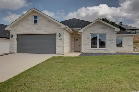 New construction Single-Family house 1808 Chateau Ln N, Kerrville, TX 78028 - image