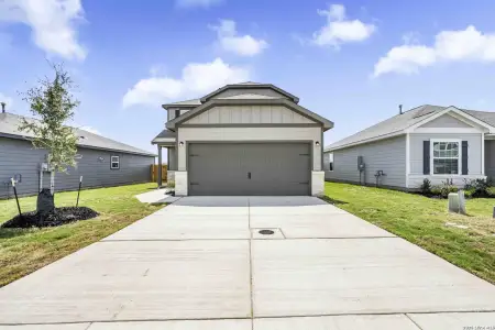 New construction Single-Family house 3518 Druthers Wy, San Antonio, TX 78109 - image