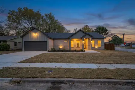 New construction Single-Family house 302 W West Coral Wy, Grand Prairie, TX 75051 - image