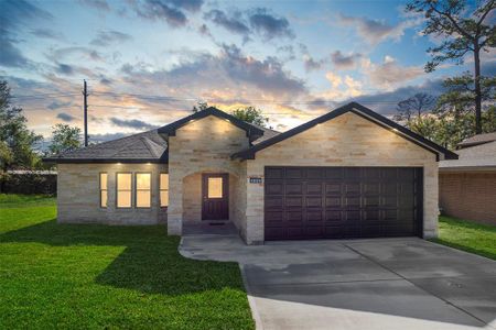 New construction Single-Family house 226 Glencroft Court, Houston, TX 77336 - photo 0