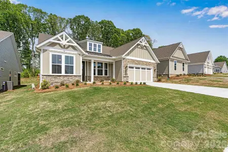 New construction Single-Family house 13413 Cozy Ct, Charlotte, NC 28215 plan Redwood - image