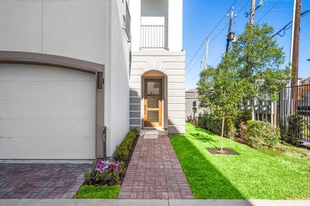 Welcoming entrance into the Model home and Jamye plan.