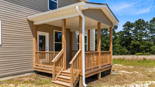 New construction Single-Family house 15 Diamond Creek Dr, Zebulon, NC 27597 - image 4