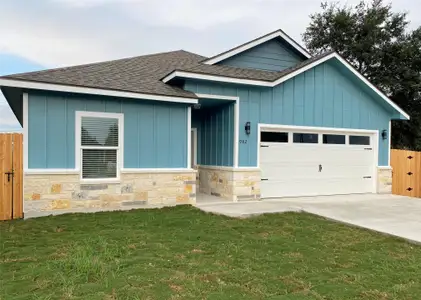 New construction Single-Family house 982 S Navarro, Giddings, TX 78942 - image