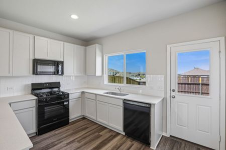 New construction Single-Family house 5600 San Pietro Dr, Austin, TX 78747 plan Cloverleaf 1533 - image 7