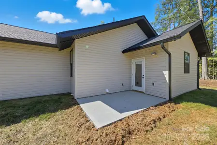 New construction Single-Family house 1001 College Blvd, Dallas, NC 28034 - image