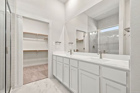 New construction Single-Family house 125 Travis Dr, Castroville, TX 78009 plan The Maverick - image 7