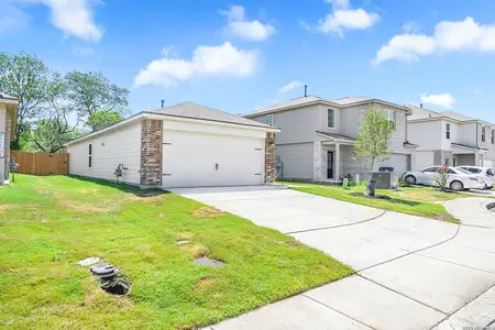 New construction Single-Family house 4339 Rocky Neck Cv, Von Ormy, TX 78073 - image