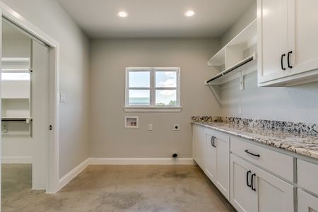 New construction Single-Family house 200 Sarra Ln, Poolville, TX 76487 plan Abrams - image 8