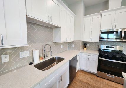 New construction Single-Family house 615 Northew St, Unit J, Houston, TX 77091 - image 7