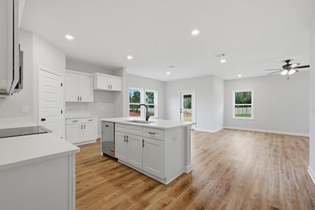 New construction Single-Family house 2827 Blackbird Ct, Crestview, FL 32536 plan Elizabeth - image 7