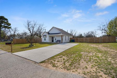 New construction Single-Family house 200 Walnut St, Chico, TX 76431 - image