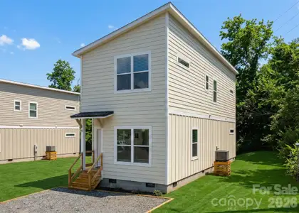 New construction Single-Family house 4 Wyndom Ln, Asheville, NC 28805 - image