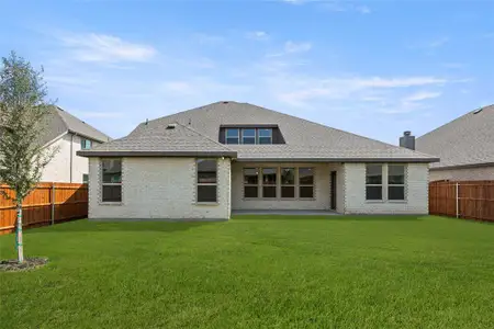 New construction Single-Family house 1111 Worthington Dr, Justin, TX 76247 plan Kingston - image