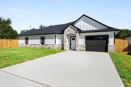 New construction Single-Family house 510 Washington St, Ennis, TX 75119 - image