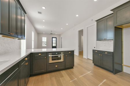 New construction Single-Family house 2515 S Houston Ave, Pearland, TX 77581 - image 9