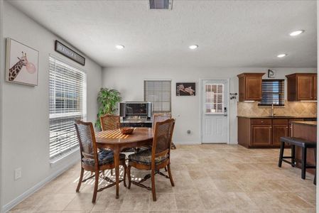 New construction Single-Family house 2111 Gilbert Rd, Dickinson, TX 77539 - image 15