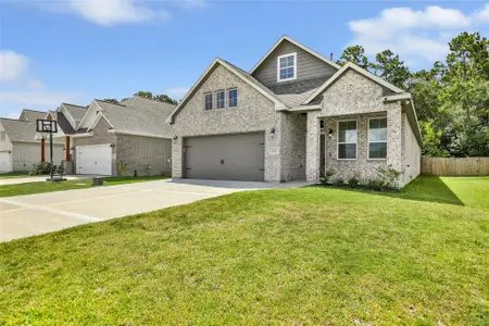 New construction Single-Family house 525 Little Spring Ct, Anahuac, TX 77514 - image