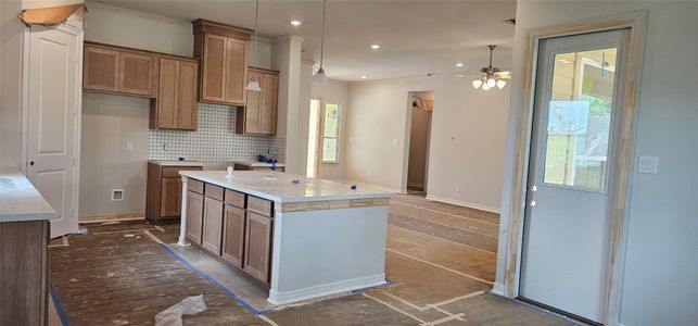 New construction Single-Family house 1905 Ashlee Ct, Dickinson, TX 77539 - image 7