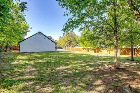 New construction Single-Family house 207 E 1St St, Weatherford, TX 76086 null- photo 1 1