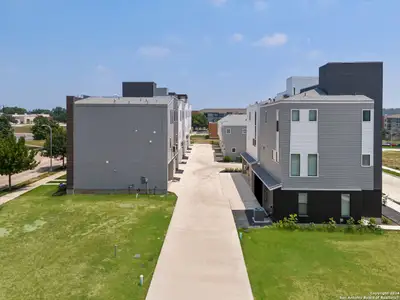 New construction Townhouse house 7940 Kennedy Hl, Unit 7, San Antonio, TX 78235 - image