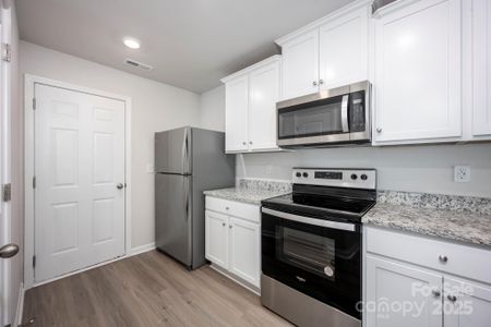 New construction Single-Family house 1565 Nia Rd, Charlotte, NC 28215 - image 8